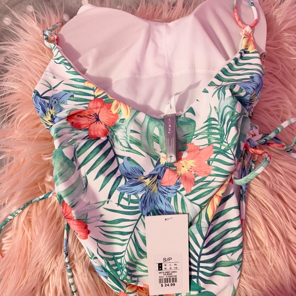 Brand new floral bathing suit - Picture 2 of 4